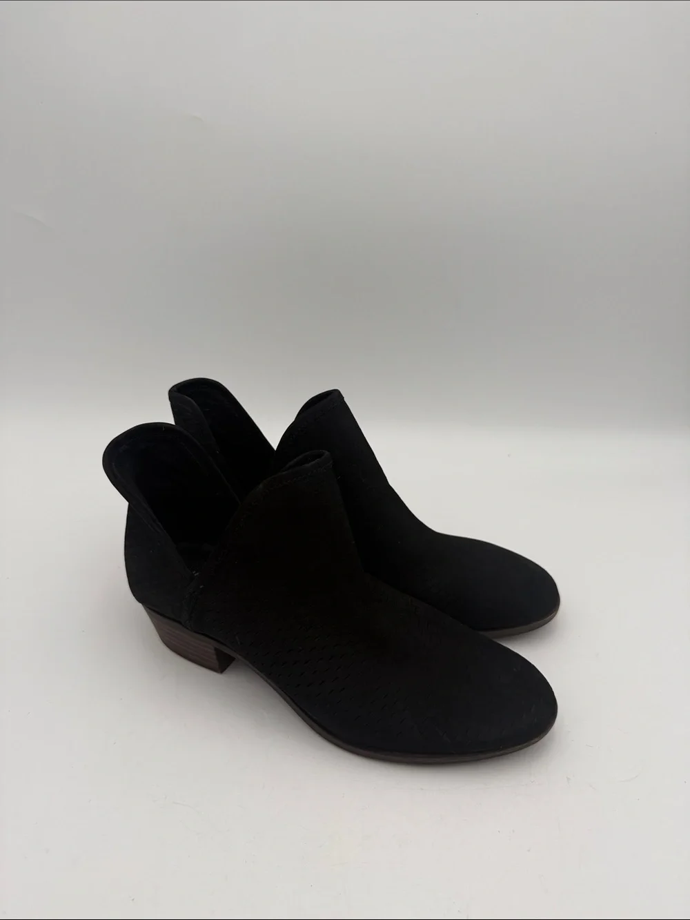 Lucky Brand Black Low Heel V-Cut Ankle Booties women 9M casual festival suede